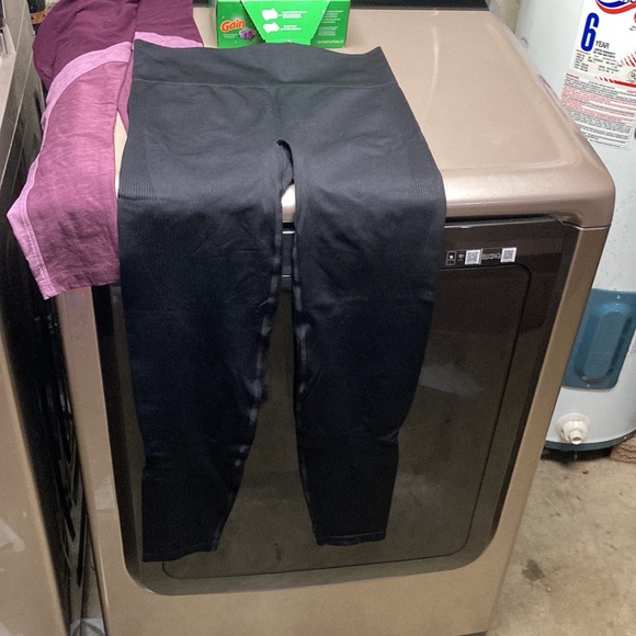 All of the leggings are in very good shape. - Picture 4 of 4